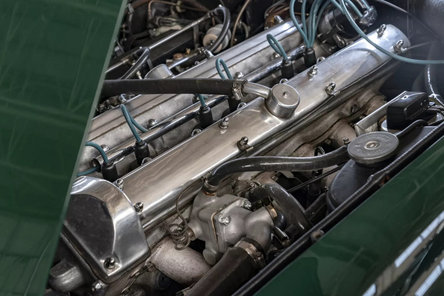 DB6 engine bay
